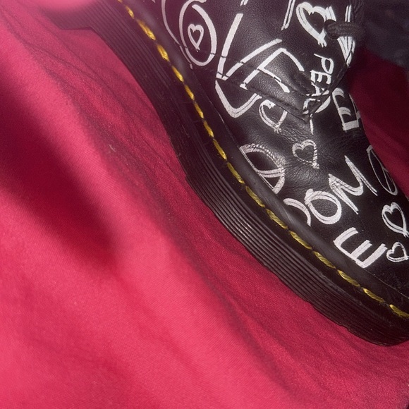 ⭐️Dr. Marten 1461 Script in Black & White⭐️ - Picture 12 of 12